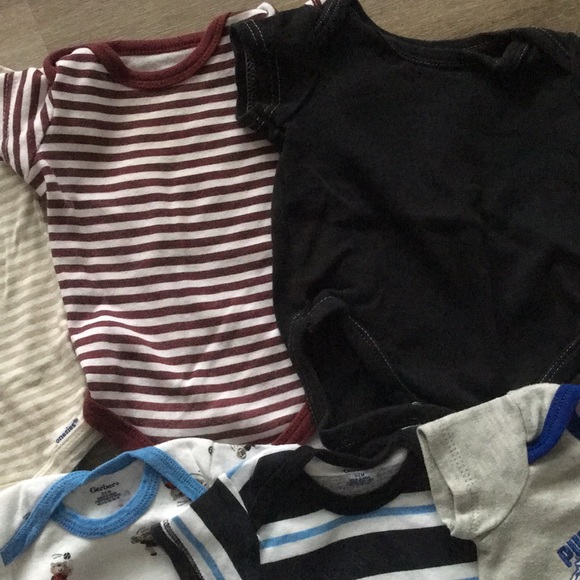 Onesies size 0-3 months bundle of 8 - Picture 3 of 6